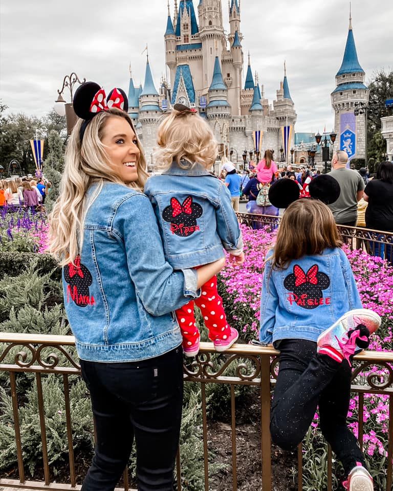 How to plan family outfits for Disney World - The Samantha Show- A Cleveland Life + Style Blog