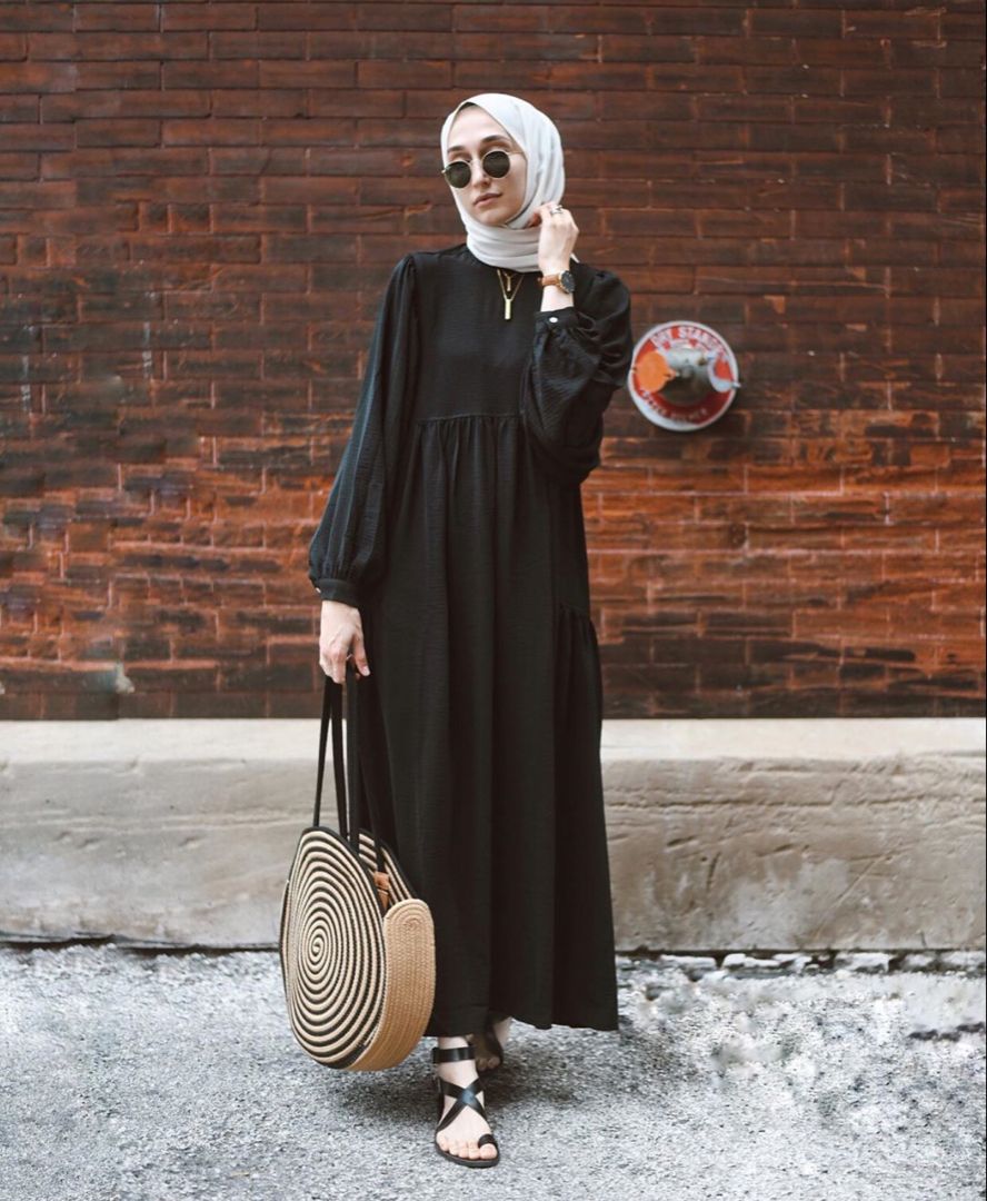 Casual And Simple Black Hijab Outfit Ideas To Copy