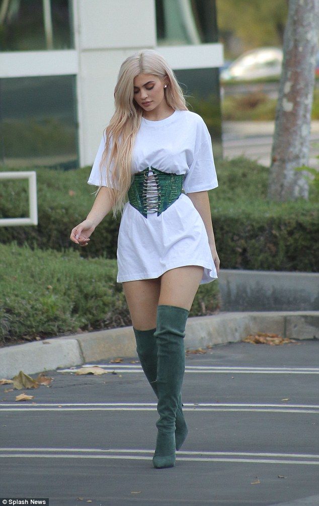 Kylie Jenner looks like a mini Kim Kardashian in men's T-shirt