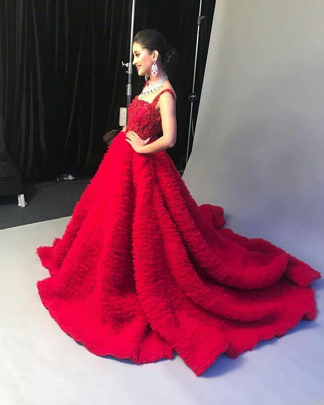 Shivangi joshi gown