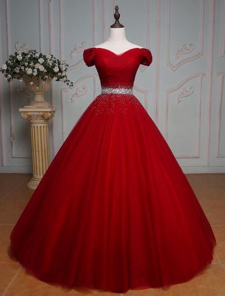 Robe princesse en satin mat bordeaux avec strass col bateau
