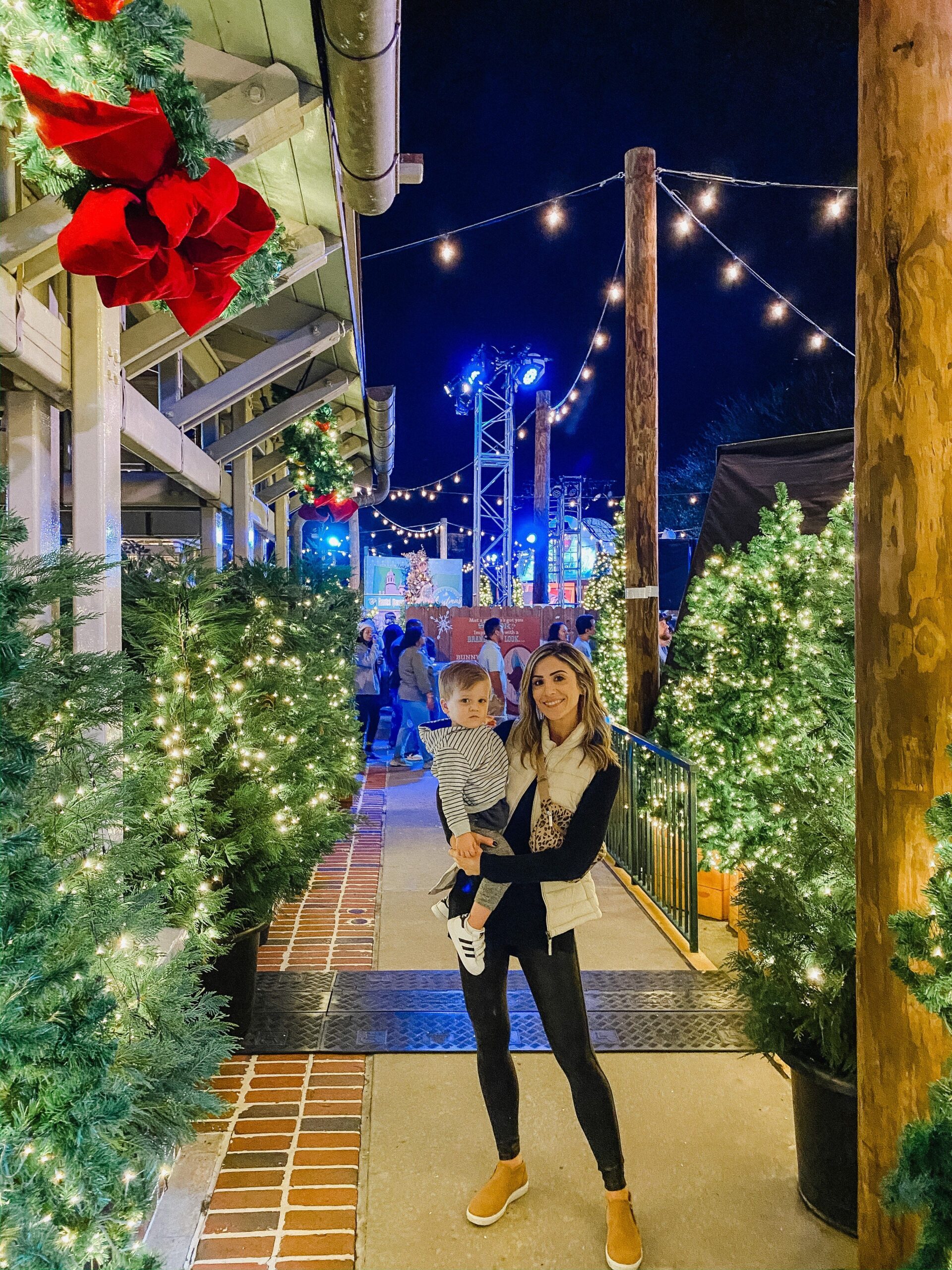 What I Packed for Disney World in December - Lauren McBride