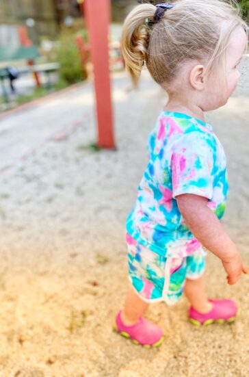 Tie Dye Loungewear Tee with Dolphin Shorts - S (2T)