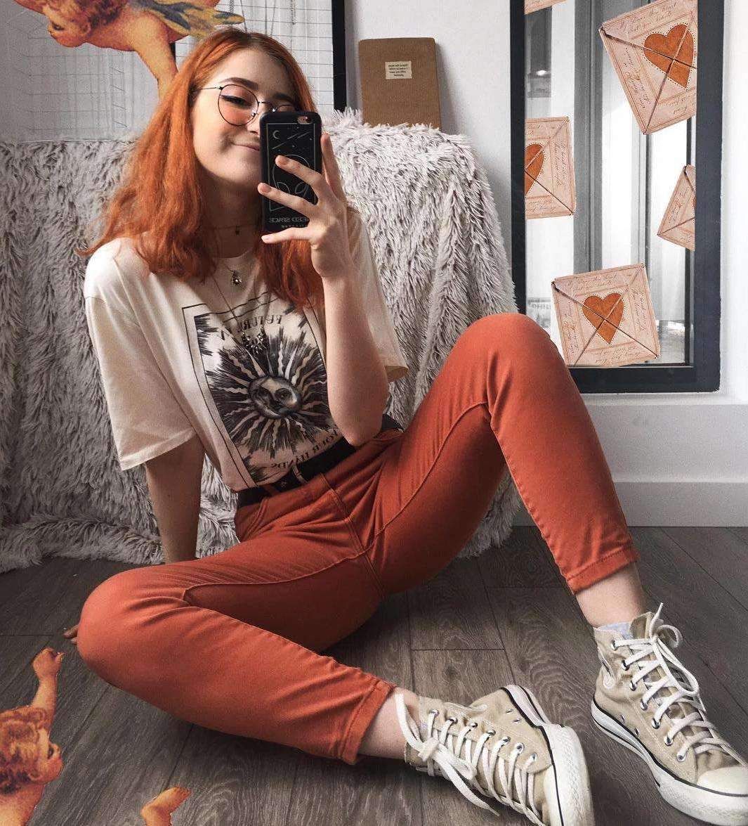 FUTURE IS IN YOUR HANDS TEE - Khaki / M