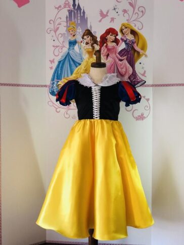 Snow White dress for Birthday costume or Photo shoot Snow White dress outfit Birthday dress Disney W