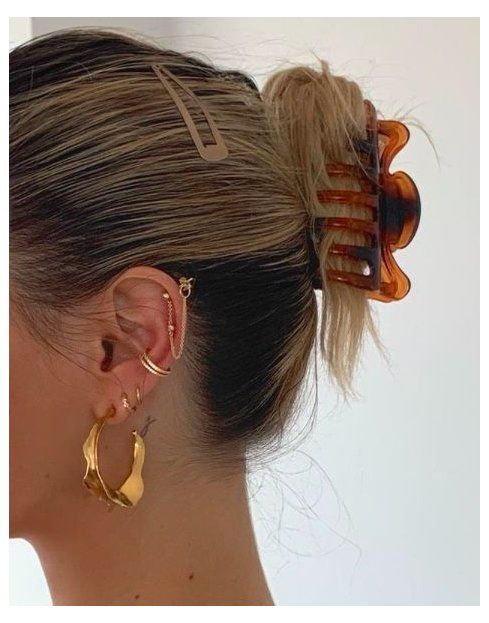 70s women fashion hair